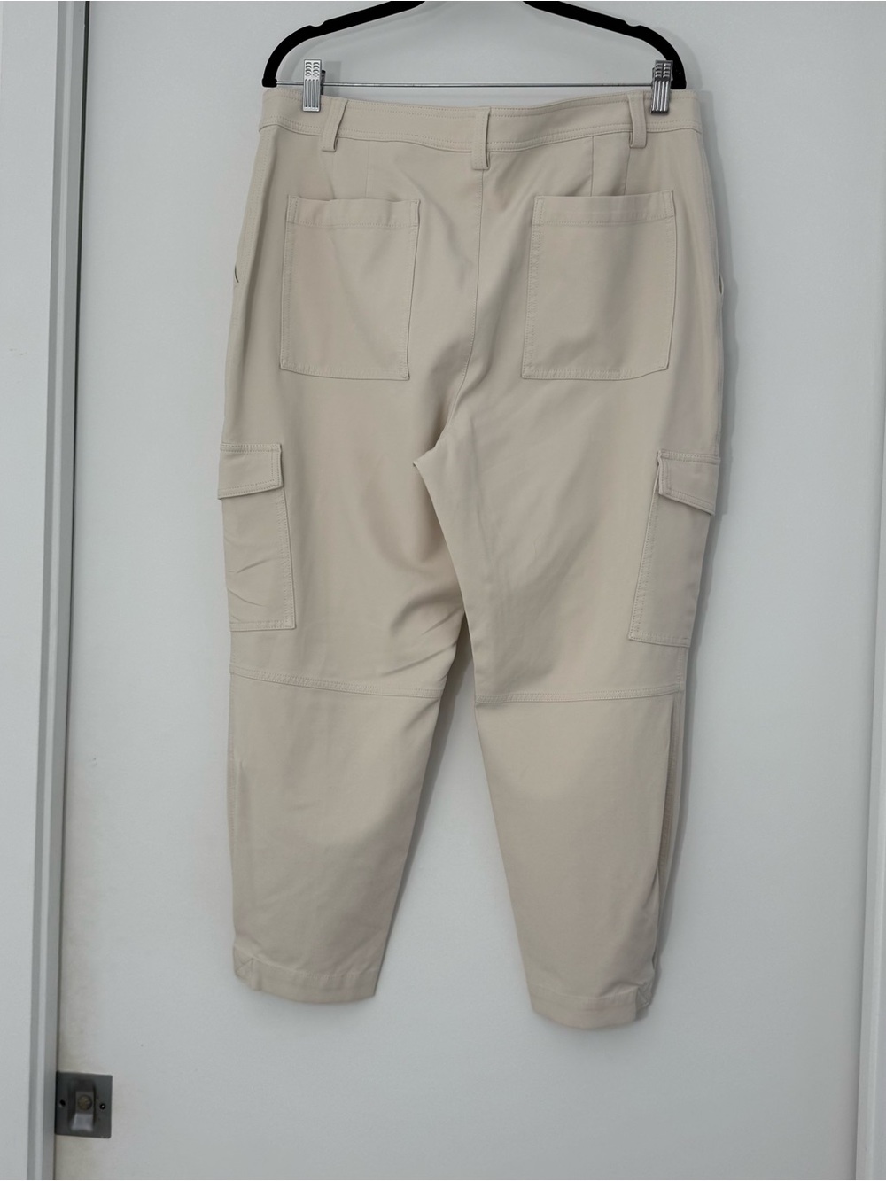 Banana Republic Cream High Waist Tapered Cargo Pants Sz 16 Jersey Knit Travel - Picture 8 of 14